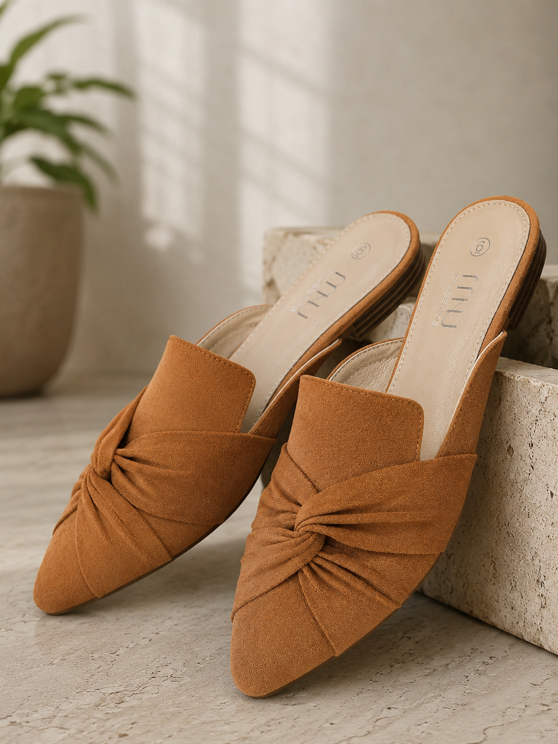 Amber™ | Twisted suede sneakers