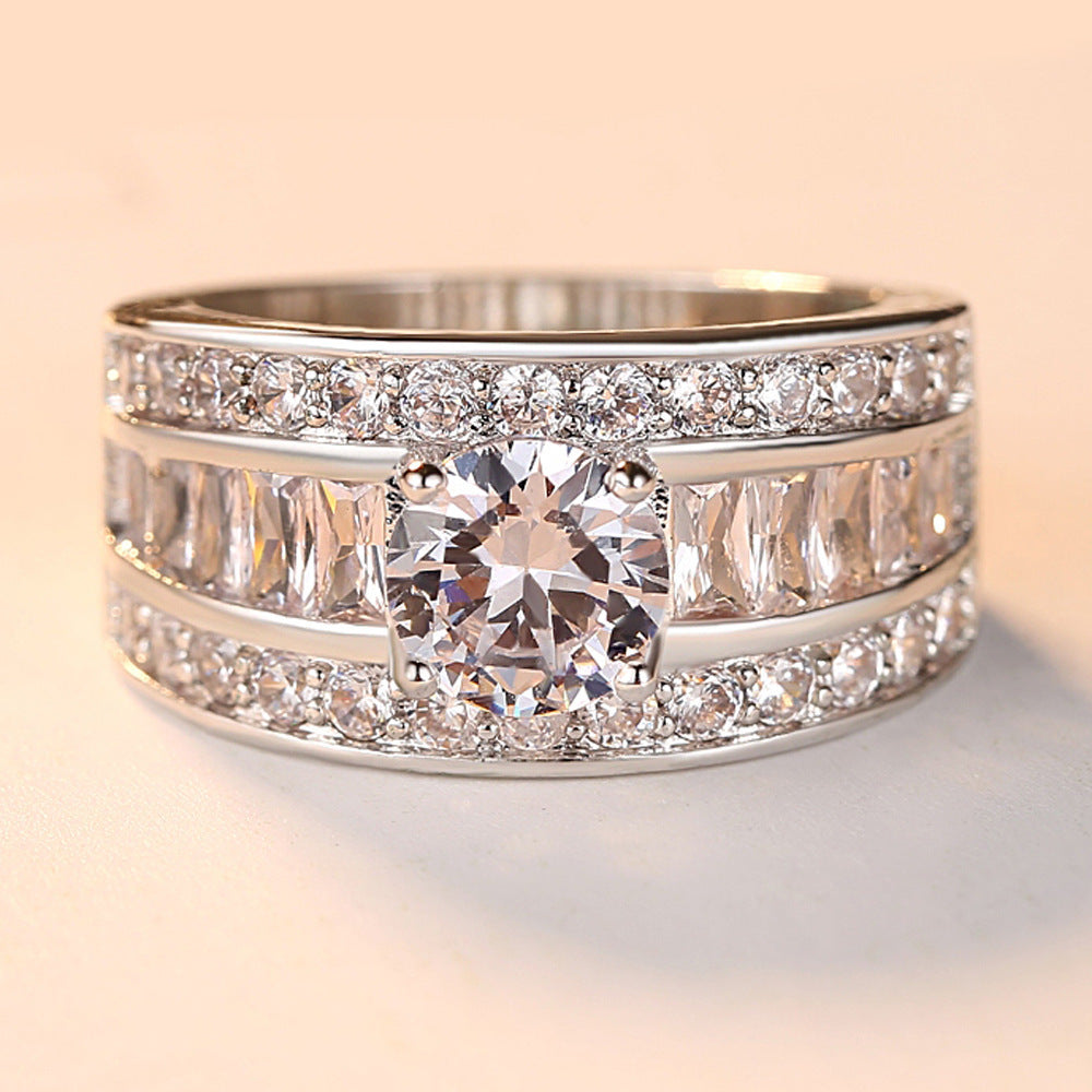 Ophelia™ | Brilliant Round & Baguette Cut Ring
