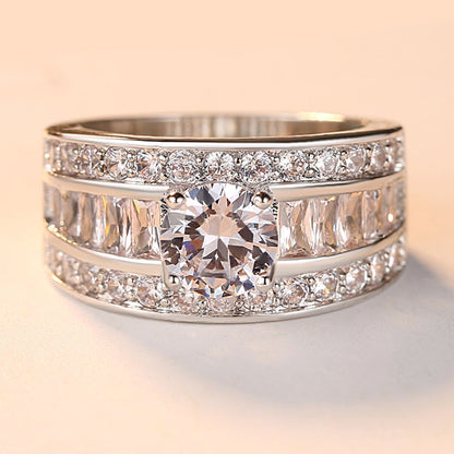 Ophelia™ | Brilliant Round & Baguette Cut Ring